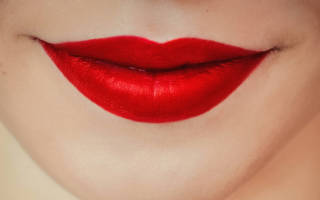 Как правильно красить губы красной помадой. Как красить губы помадой
